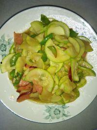 生瓜能和马蹄一起炒吃吗,炒食新体验